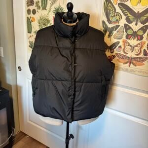 Old Navy Black Puffer Vest